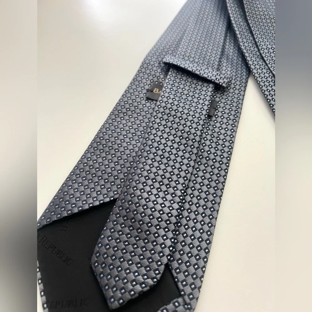 Vintage Men’s Banana Republic Made in Italy Necktie